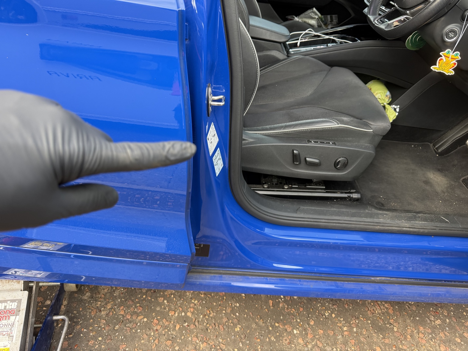 Enyaq tyre pressure placard location