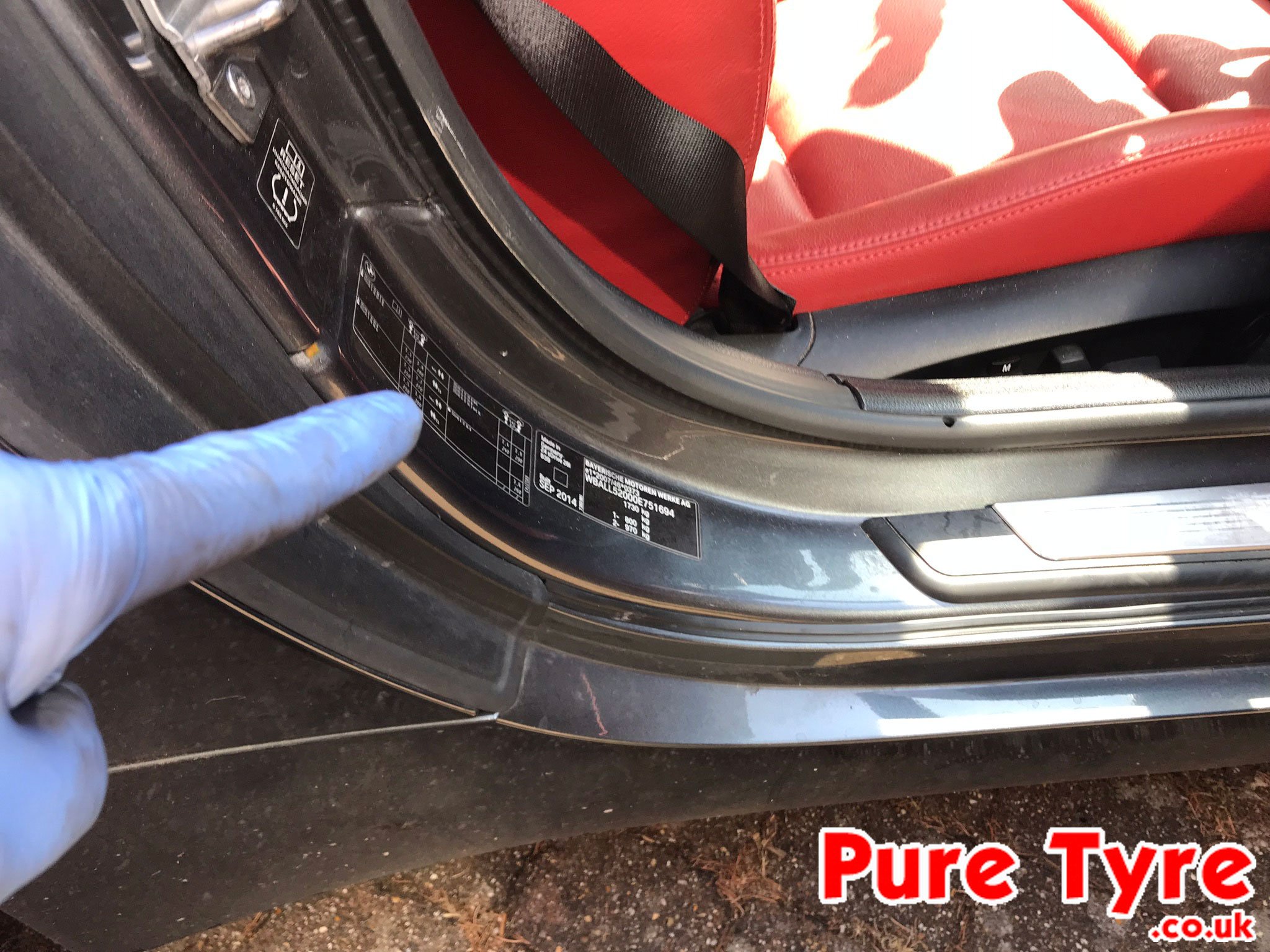 BMW Z3 1.8/1.9 (E36) tyre pressure placard location