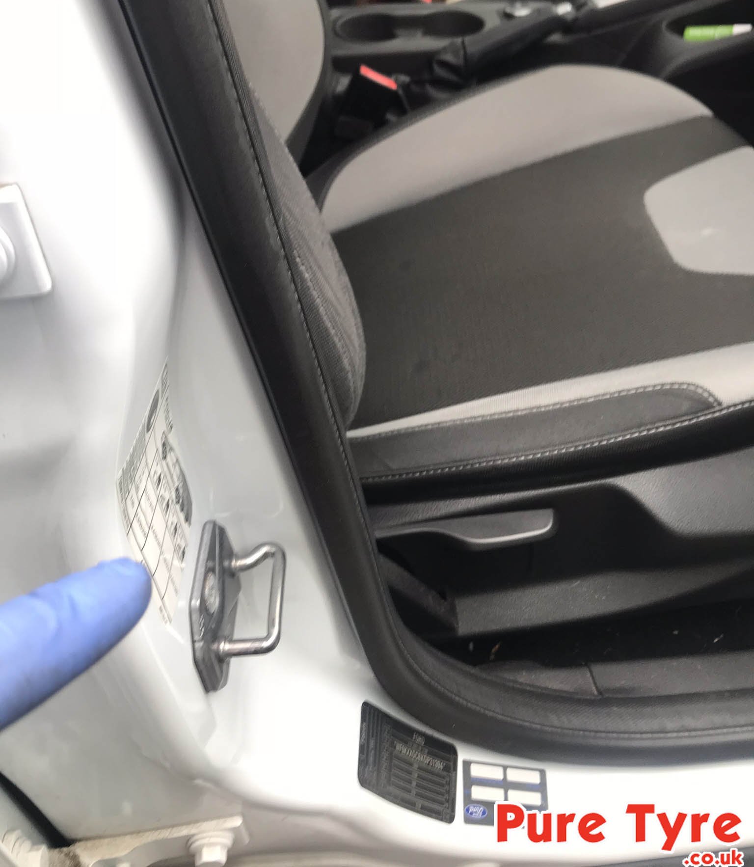 Ford Focus tyre pressure placard location