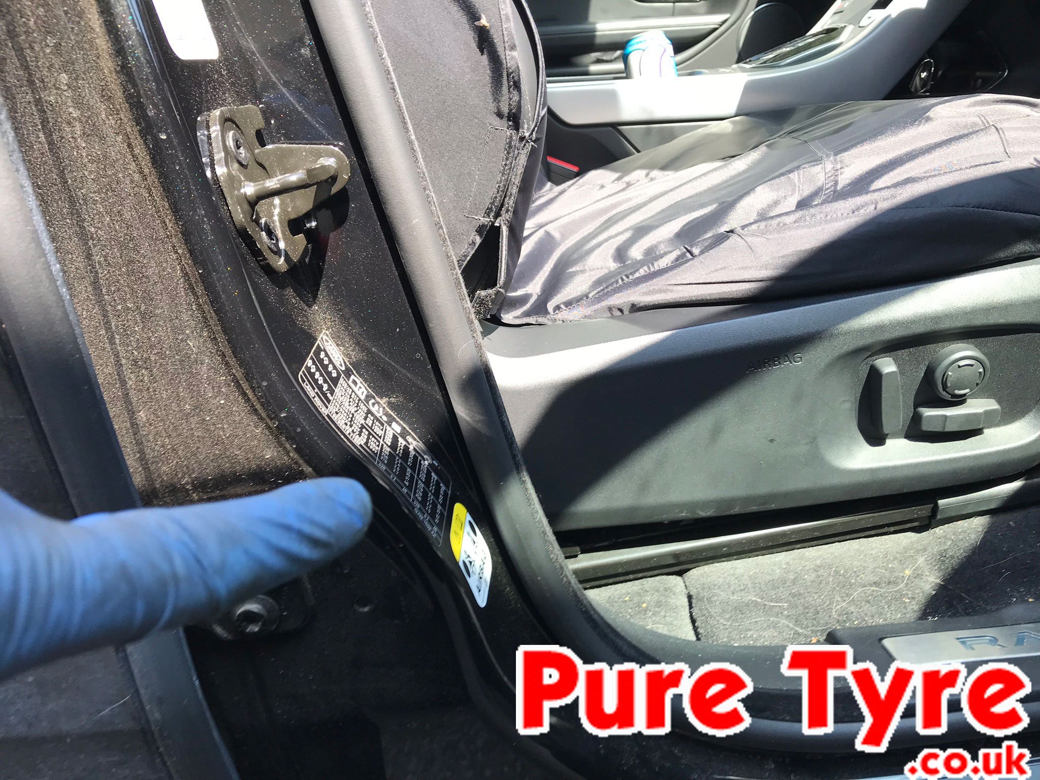 LandroverRangeroverEvoqueTyrePressurePlacardLocation Pure Tyre