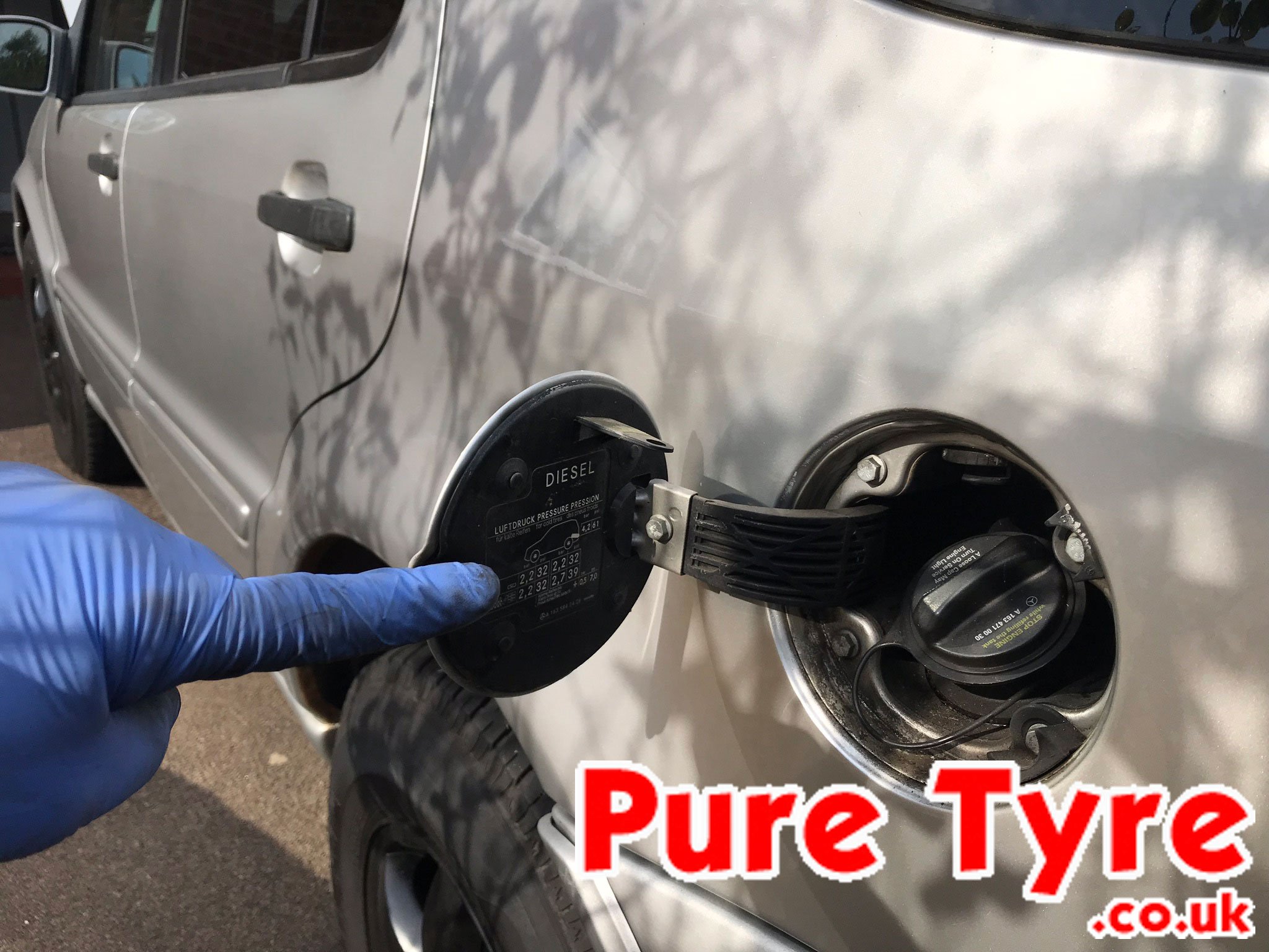 Mercedes M Class (163) tyre pressure placard location