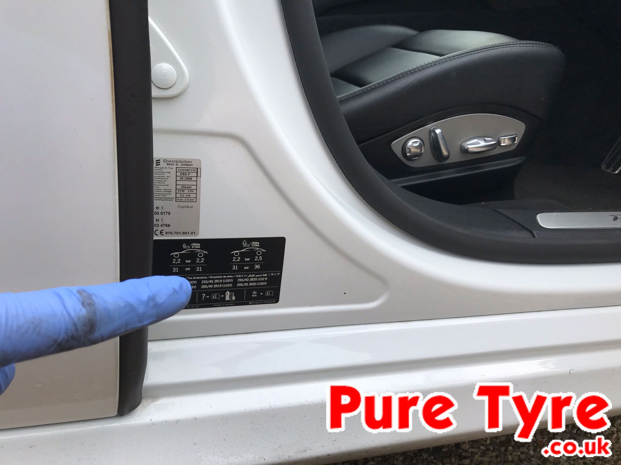 Porsche Panamera Hybrid tyre pressure placard location