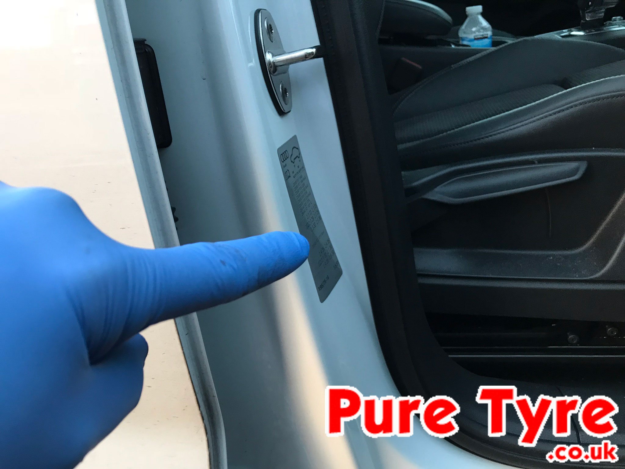 Audi Q5 tyre pressure placard location
