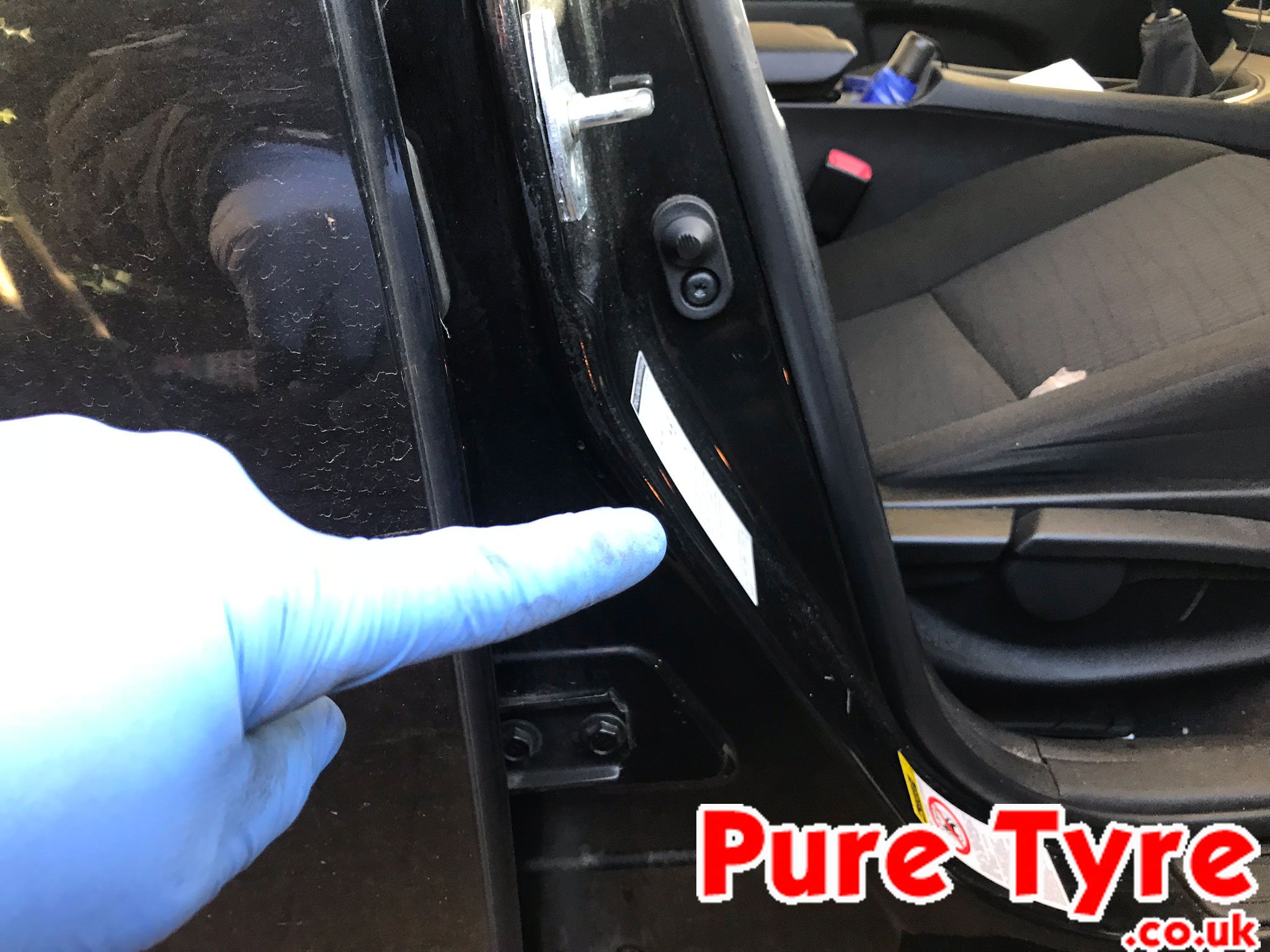 Tyre-pressure placard location for Toyota Avensis