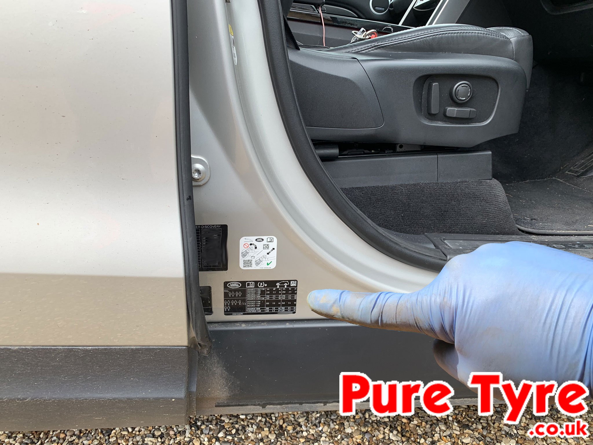 Tyre-pressure placard location for Landrover Discovery 5