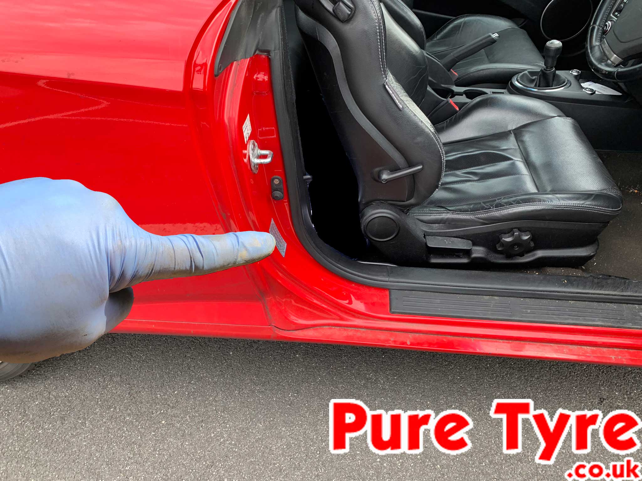 Hyundai Coupe tyre pressure placard location