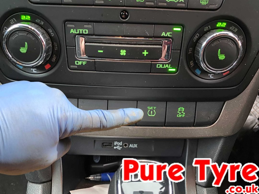 SkodaYetiTyrePressureWarningLightResetbutton Pure Tyre 01603 462959