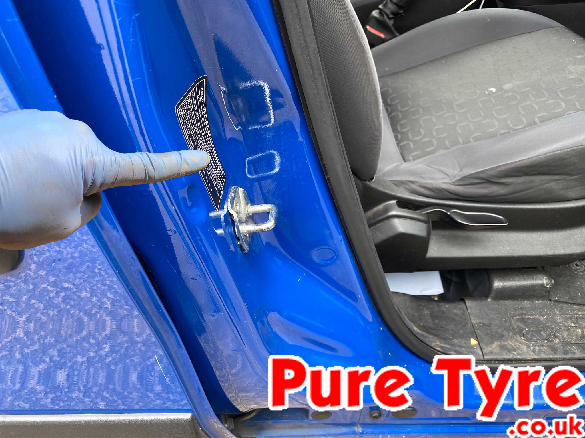 Fiat Doblo tyre pressure placard location