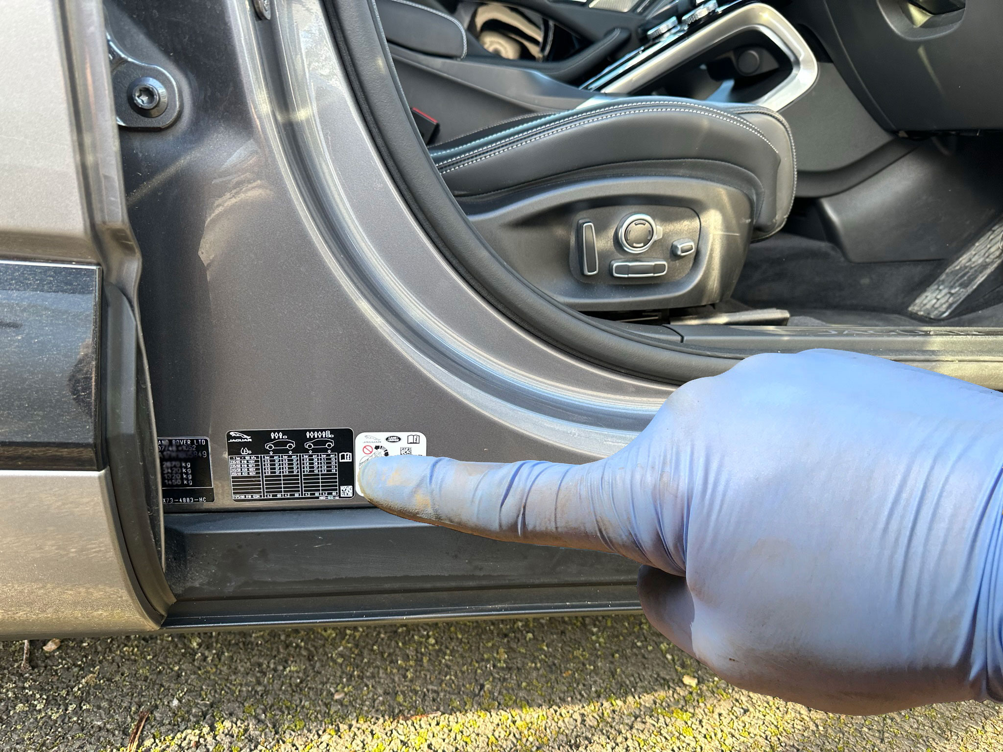 Jaguar I PACE Electric tyre pressure placard location