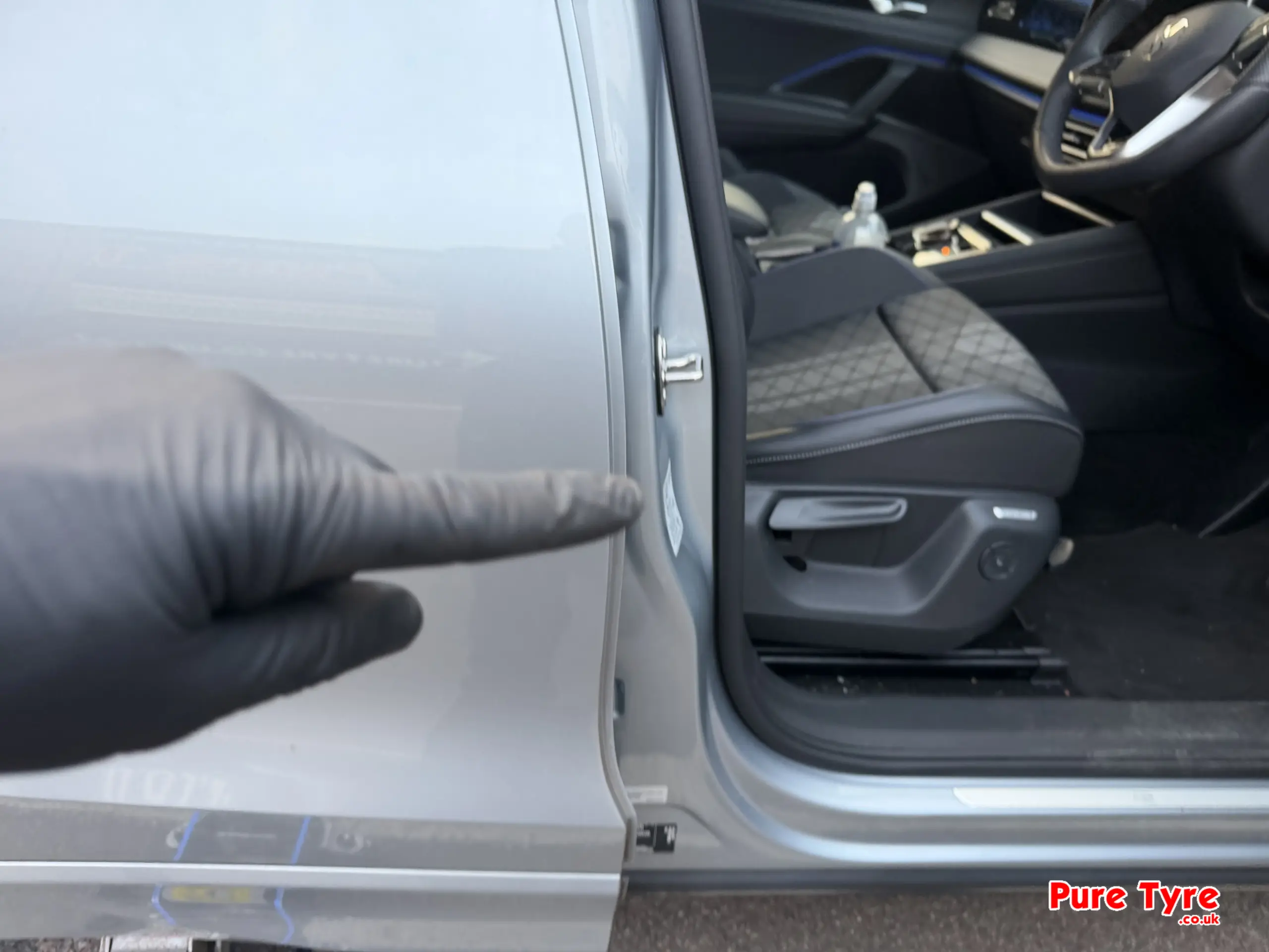 VW Tiguan Tyre Pressure Placard Location